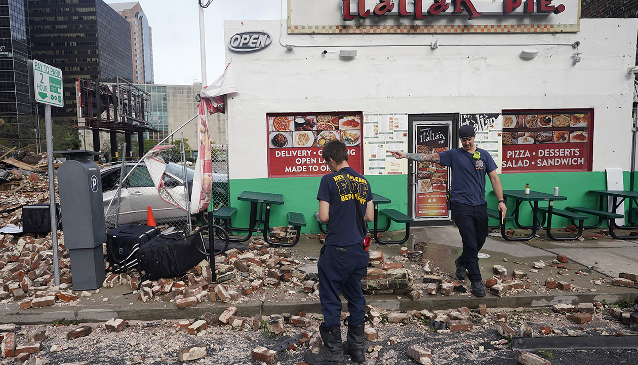 Ida damages buildings, floods roads on Gulf Coast