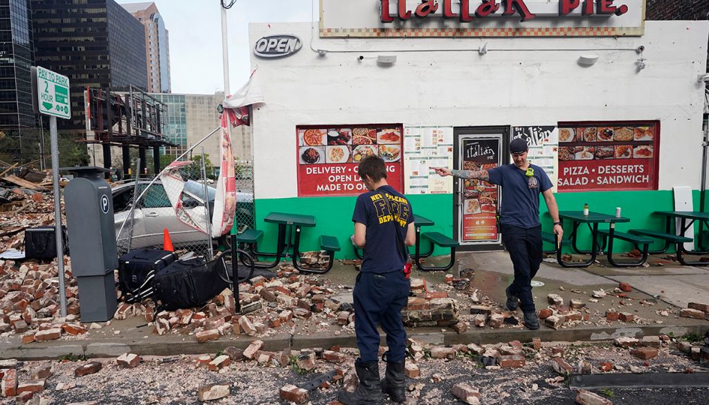 Ida damages buildings, floods roads on Gulf Coast