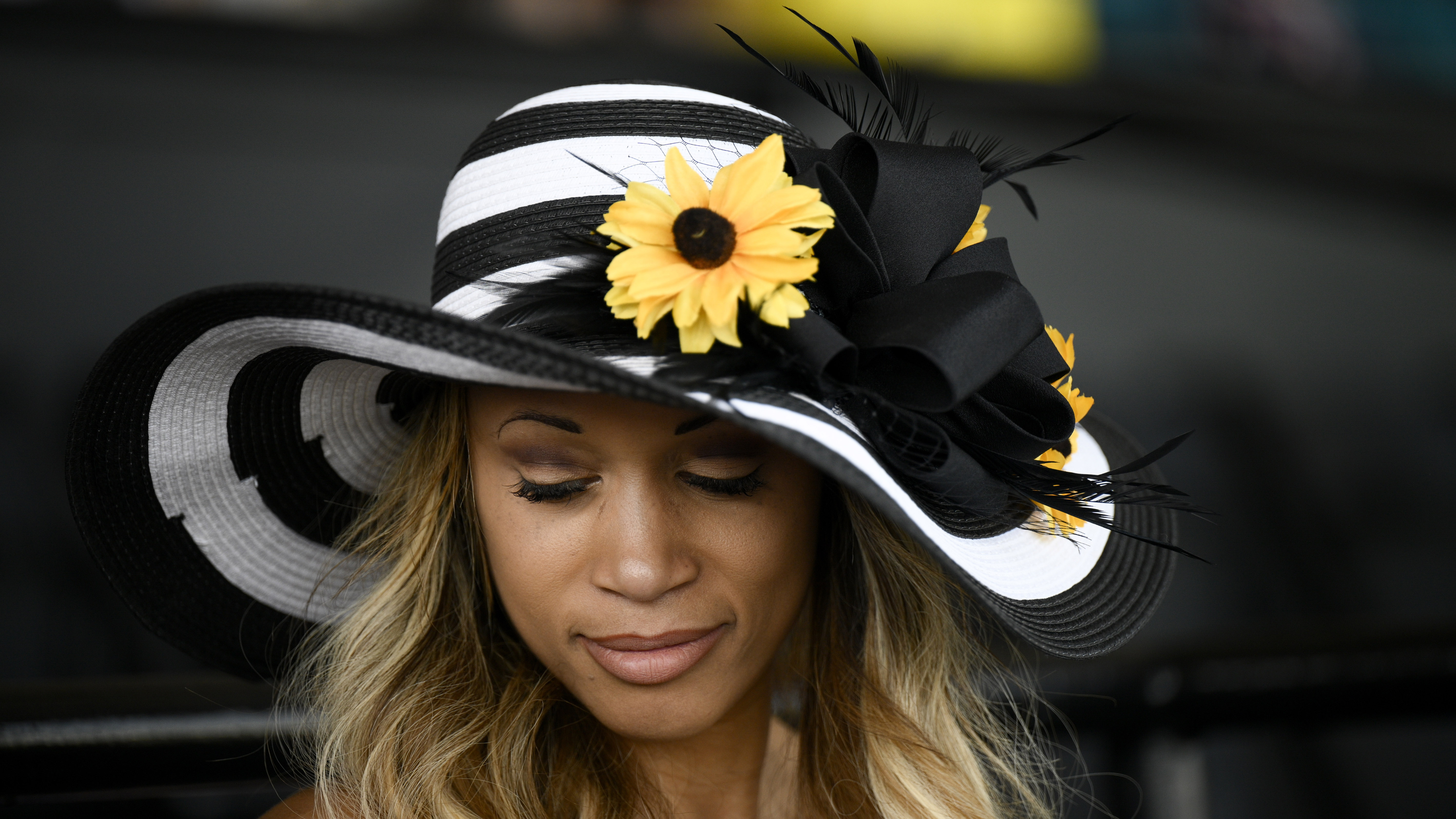 Preakness hats turn heads
