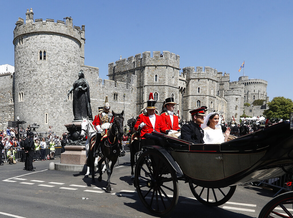 Photos: Prince Harry, Meghan celebrate second anniversary