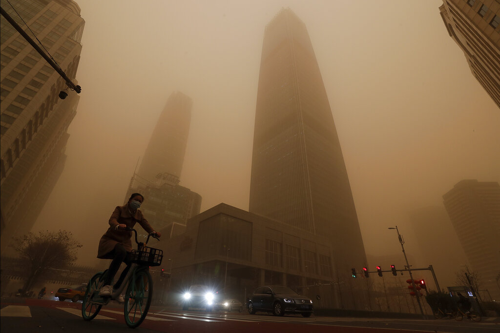 Worst sandstorm in a decade sweeps across China
