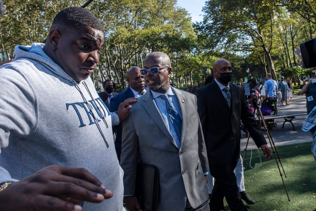 Images: R. Kelly found guilty of racketeering, sex trafficking charges