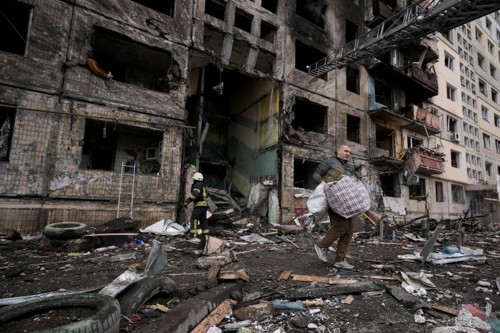 Photos: Russian attack on Kyiv apartment building kills 1, officials say