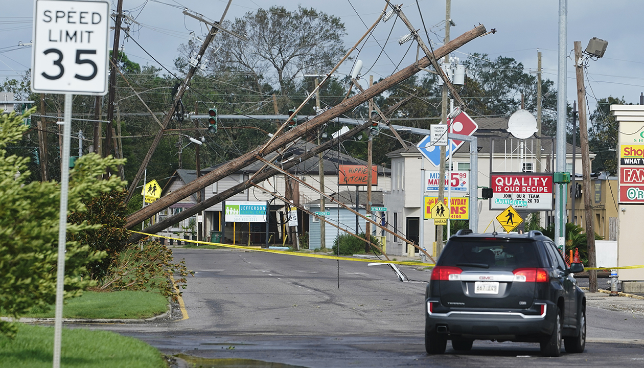 Ida damages buildings, floods roads on Gulf Coast