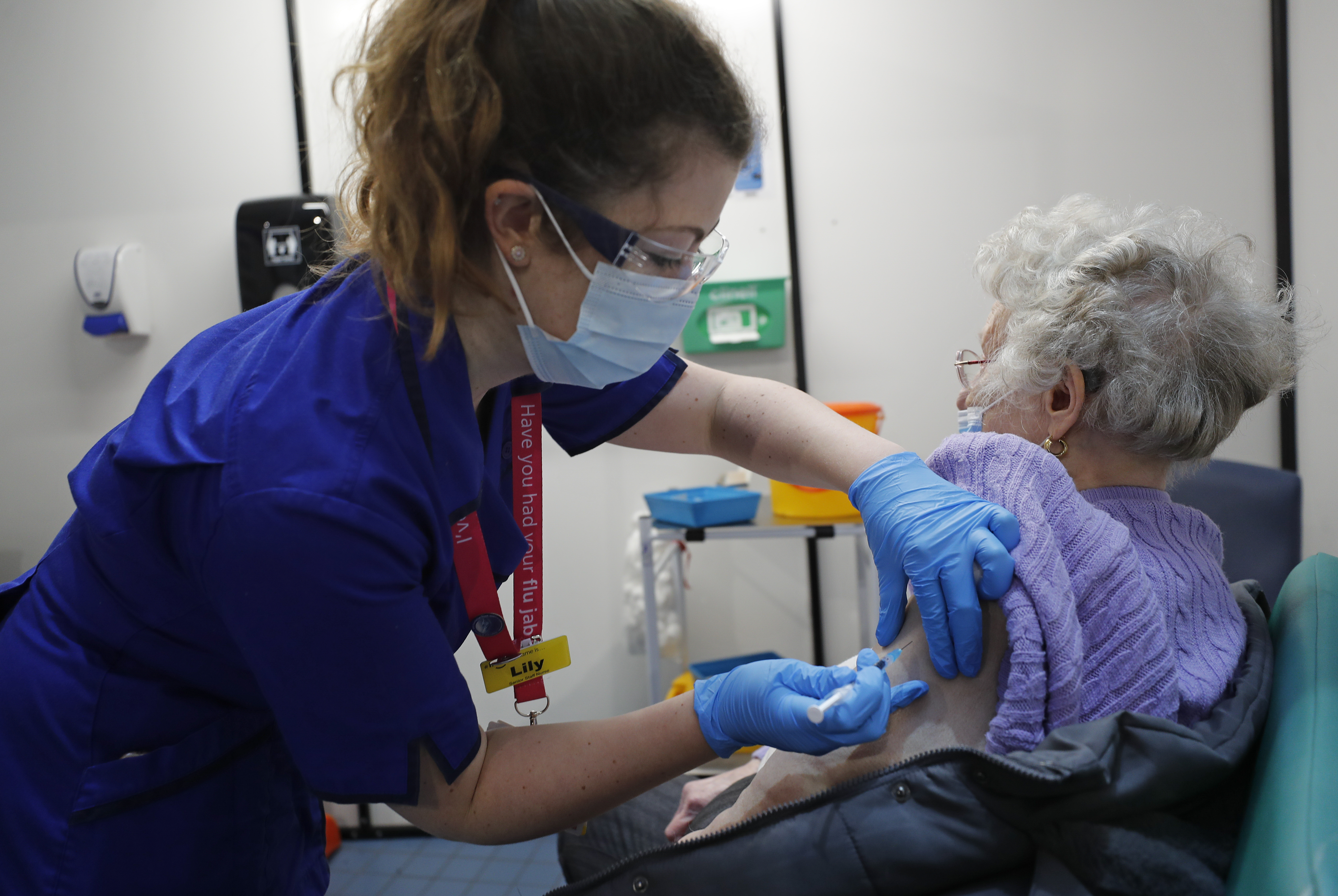 Photos: United Kingdom gives first doses of COVID-19 vaccine
