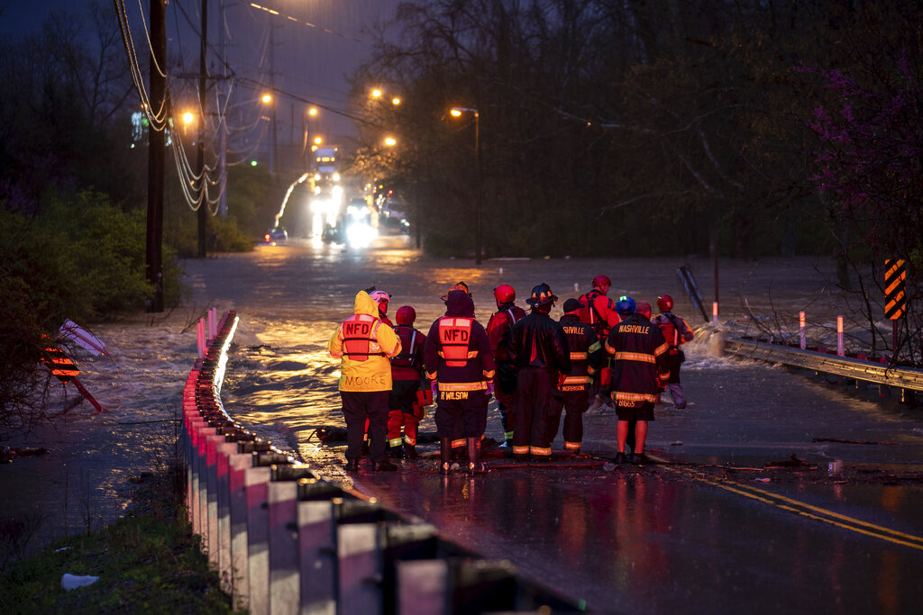 4 dead after record rains in Nashville cause flash flooding