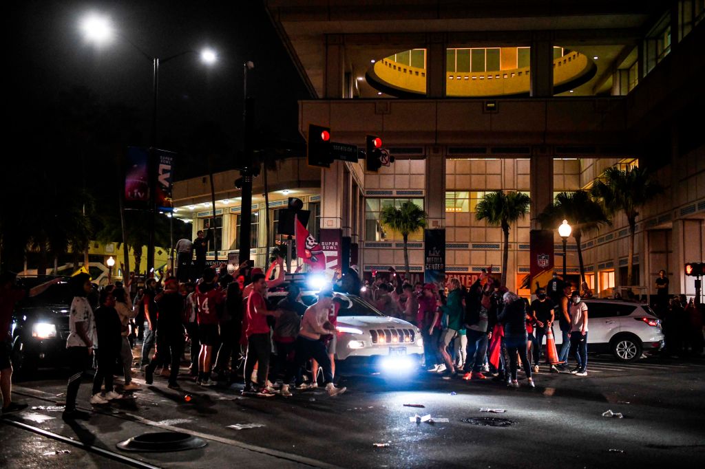 Photos: Tampa Bay fans crowd streets to celebrate Bucs' Super Bowl win