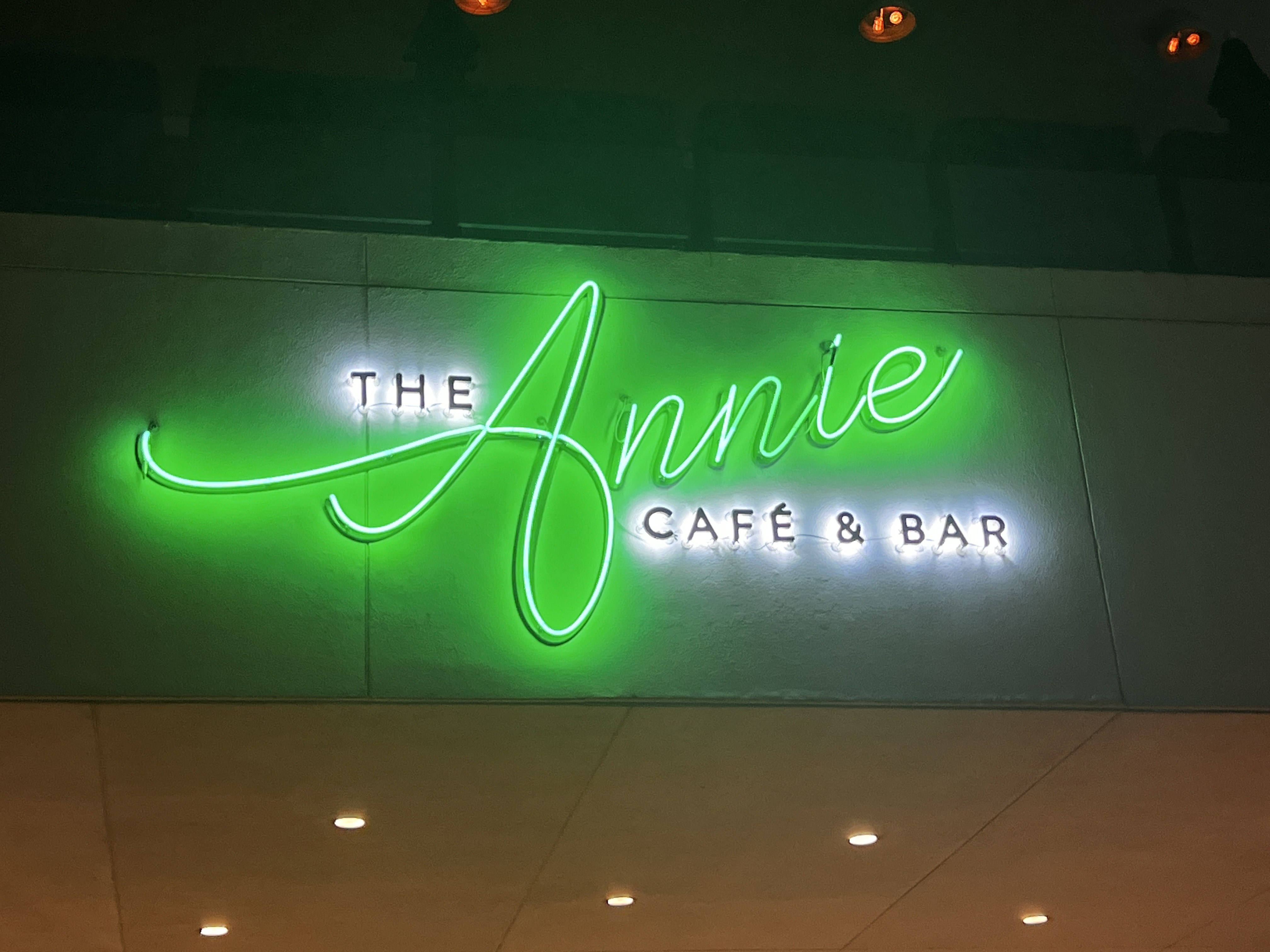 Emilias Havana - The Annie