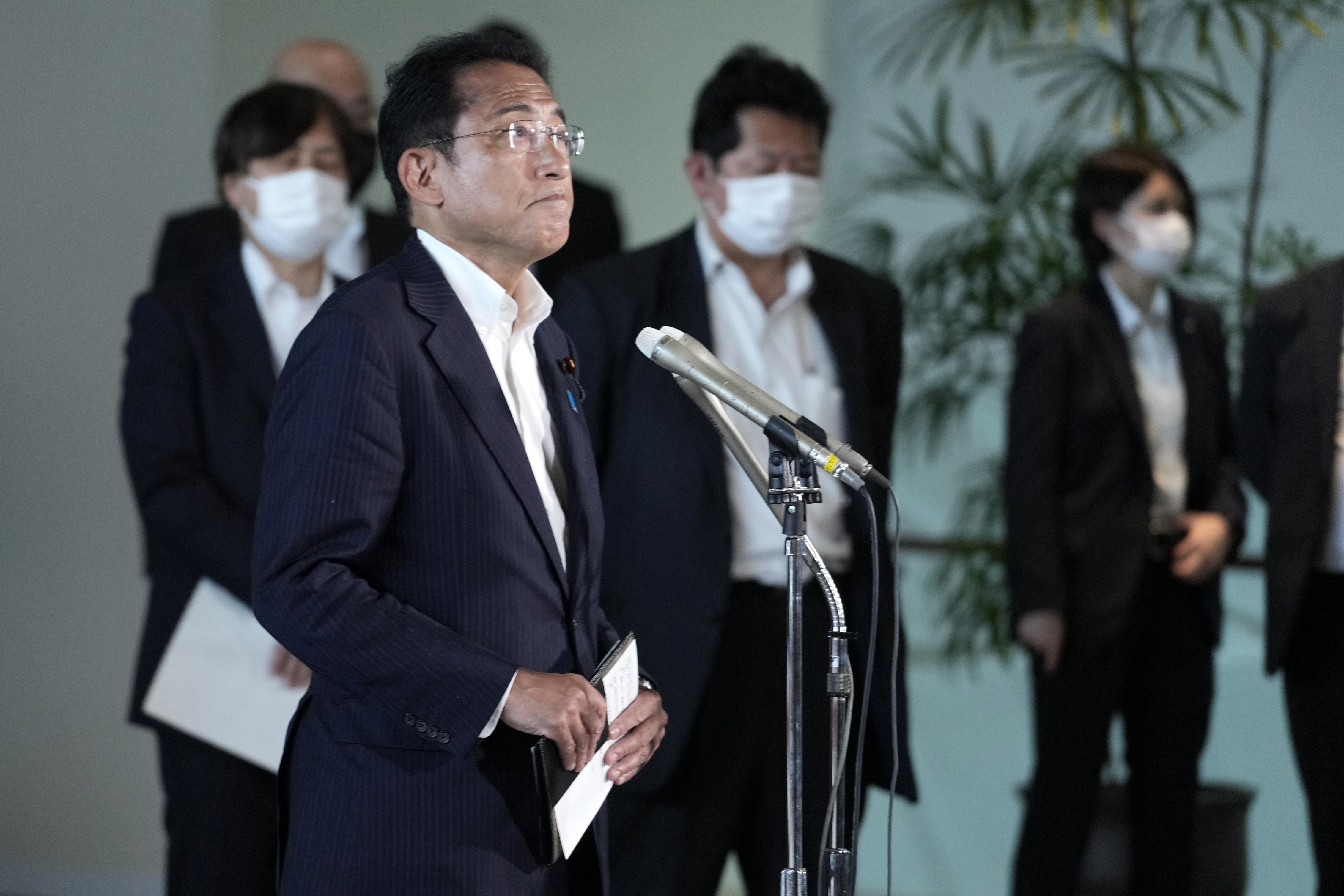 Photos: Shinzo Abe, former Japanese prime minister, shot during campaign speech