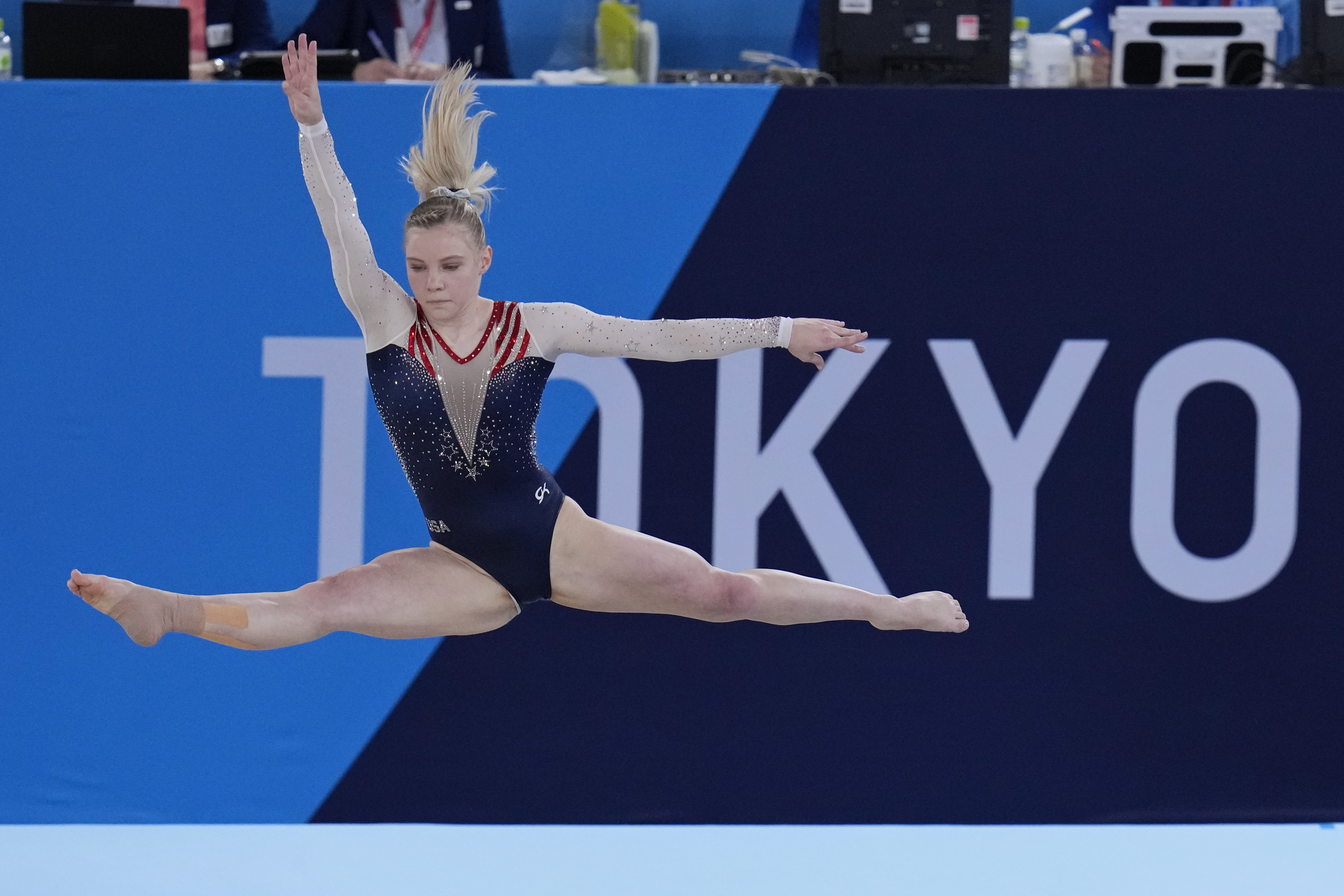 Photos: Jade Carey wins gold in floor exercise final at Tokyo Olympics