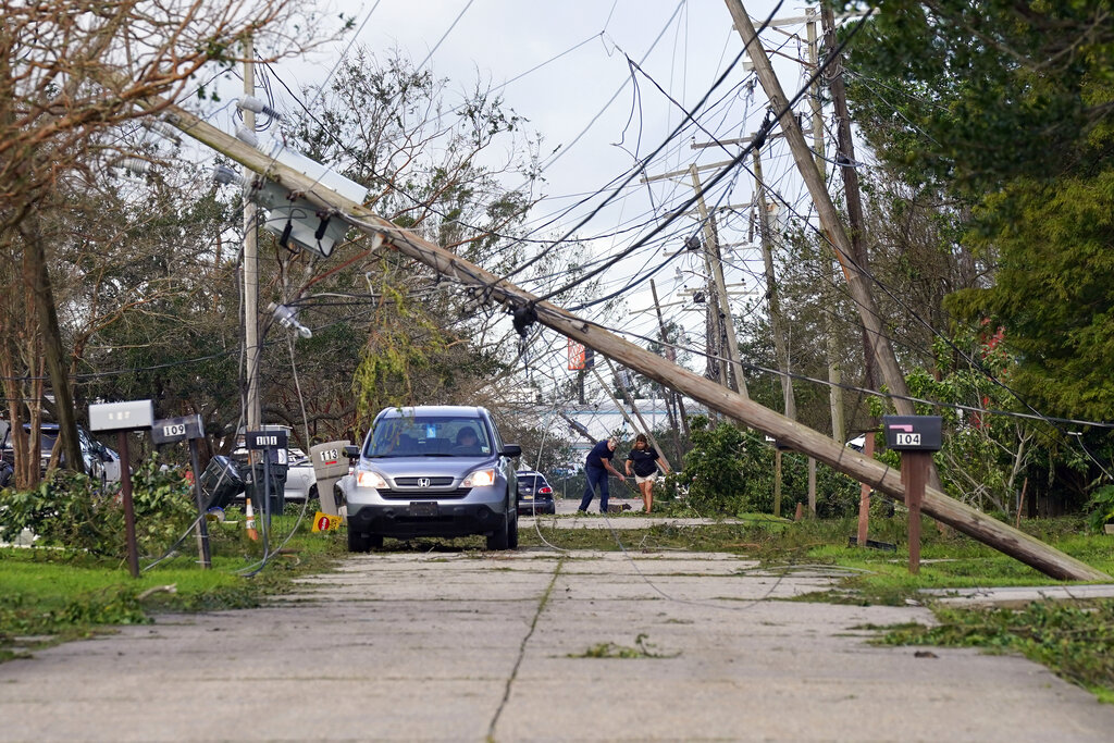 Ida damages buildings, floods roads on Gulf Coast