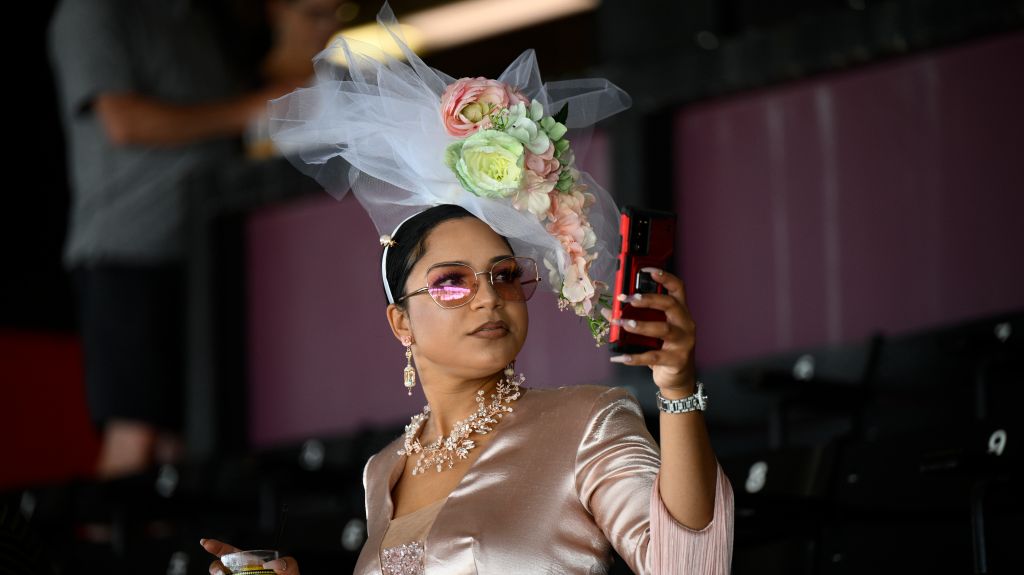 Preakness hats turn heads
