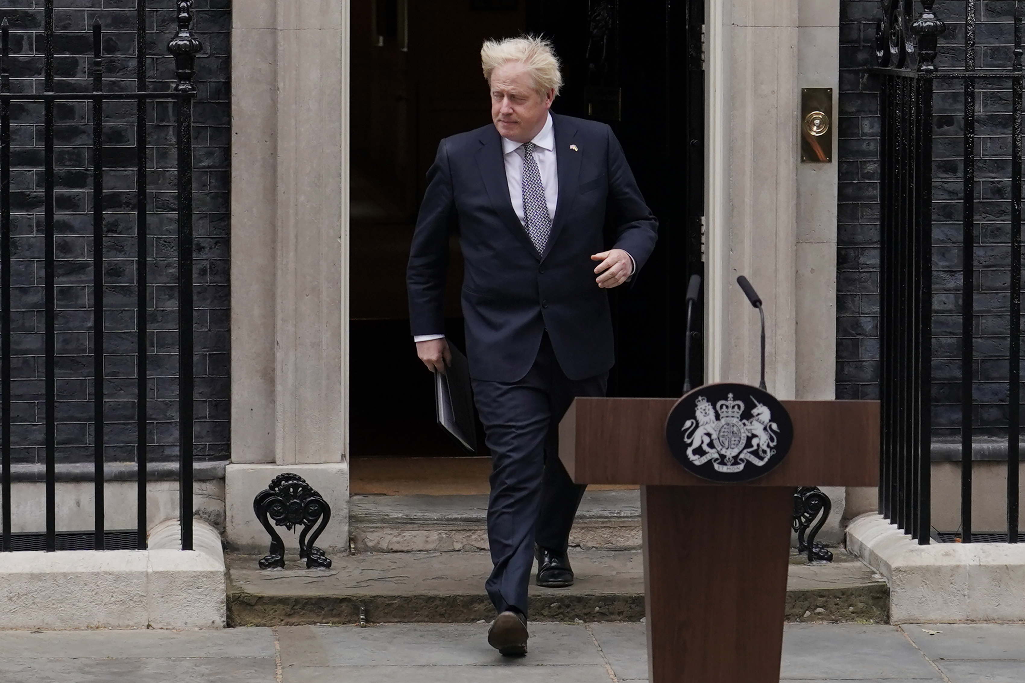 Photos: Boris Johnson agrees to resign as British prime minister