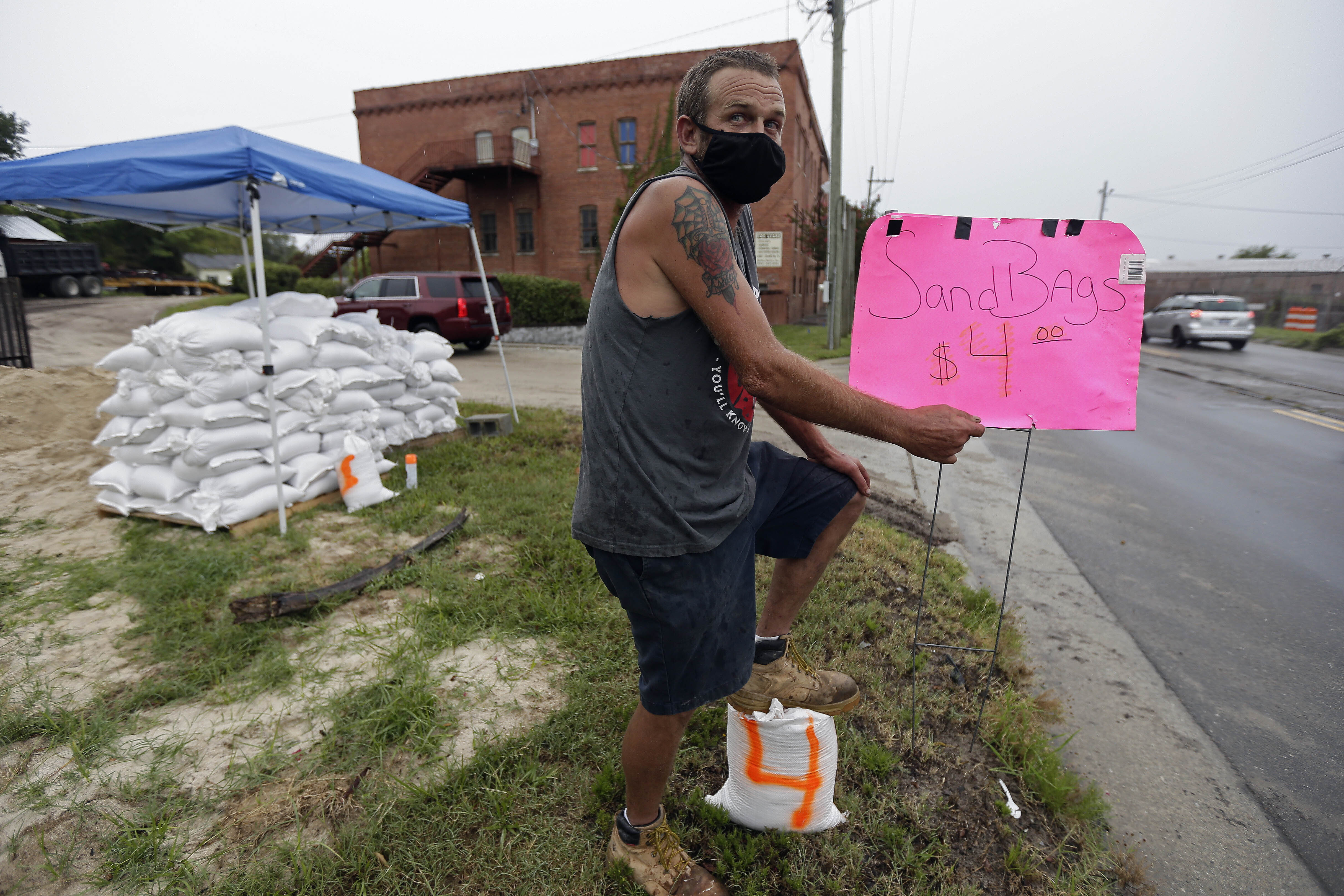 Hurricane Isaias strikes the Carolinas