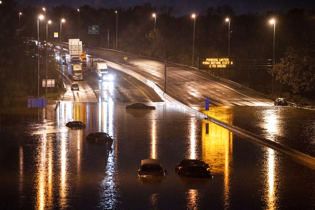 4 dead after record rains in Nashville cause flash flooding