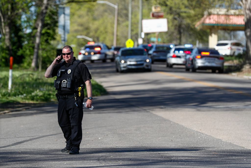 Student dead, Knoxville officer wounded after shooting at Tennessee high school