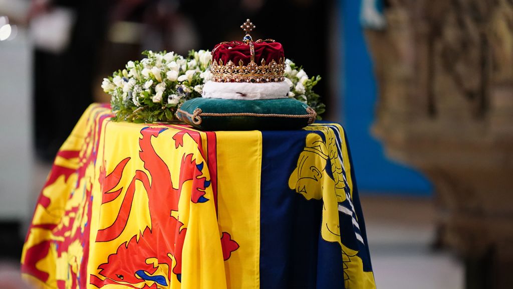 Royal family attends vigil for Queen Elizabeth II