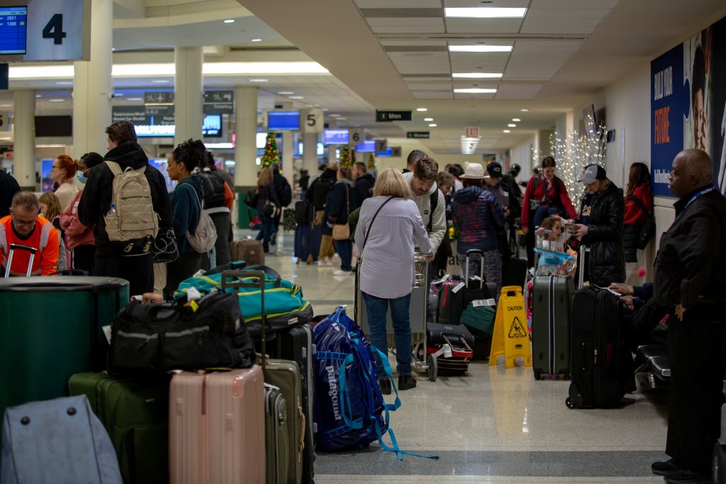 Passengers stranded, bags pile up as Southwest cancels flights