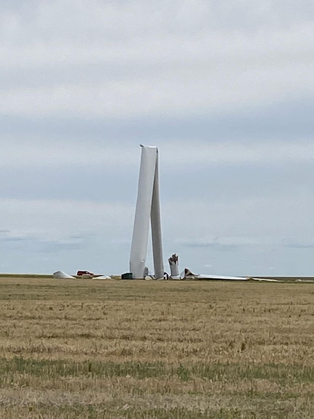 Colorado wind turbine found snapped in half