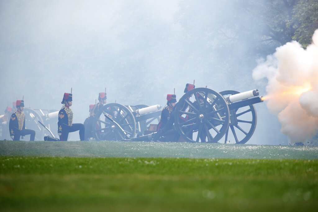Photos: Queen Elizabeth's Platinum Jubilee kicks off with Trooping the Colo