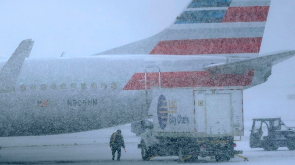 Photos: Winter storm dumps snow, ice on more states