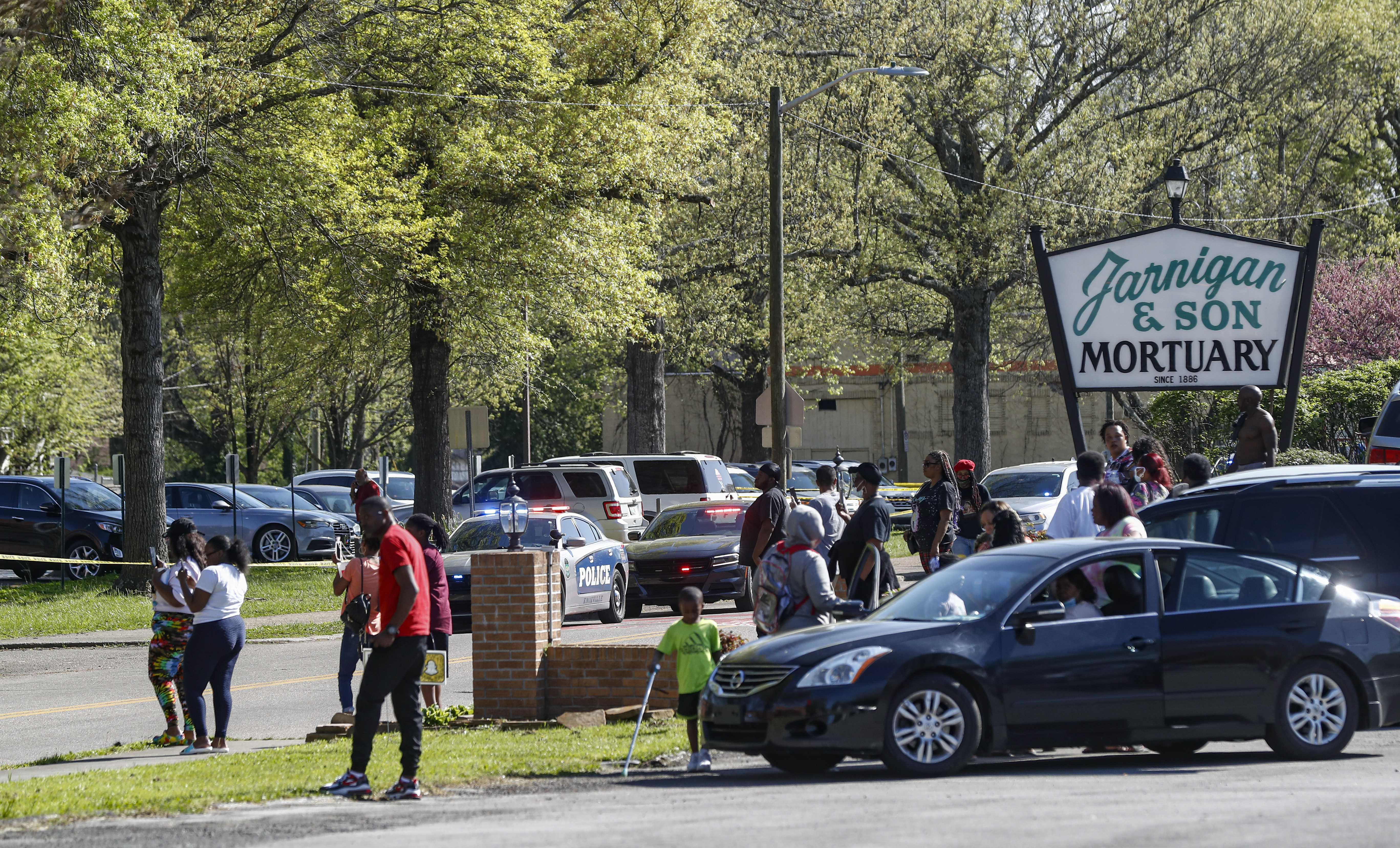 Student dead, Knoxville officer wounded after shooting at Tennessee high school