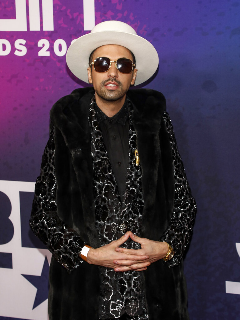 2021 Soul Train Awards red carpet