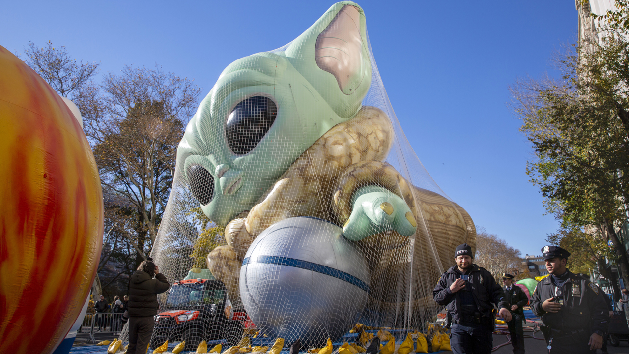 Photos: Macy's Thanksgiving Day Parade 2021
