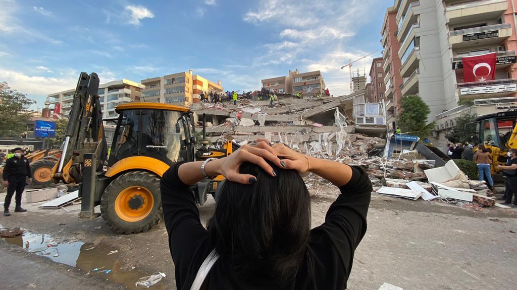 Deadly earthquake shakes Greece, Turkey, destroying buildings