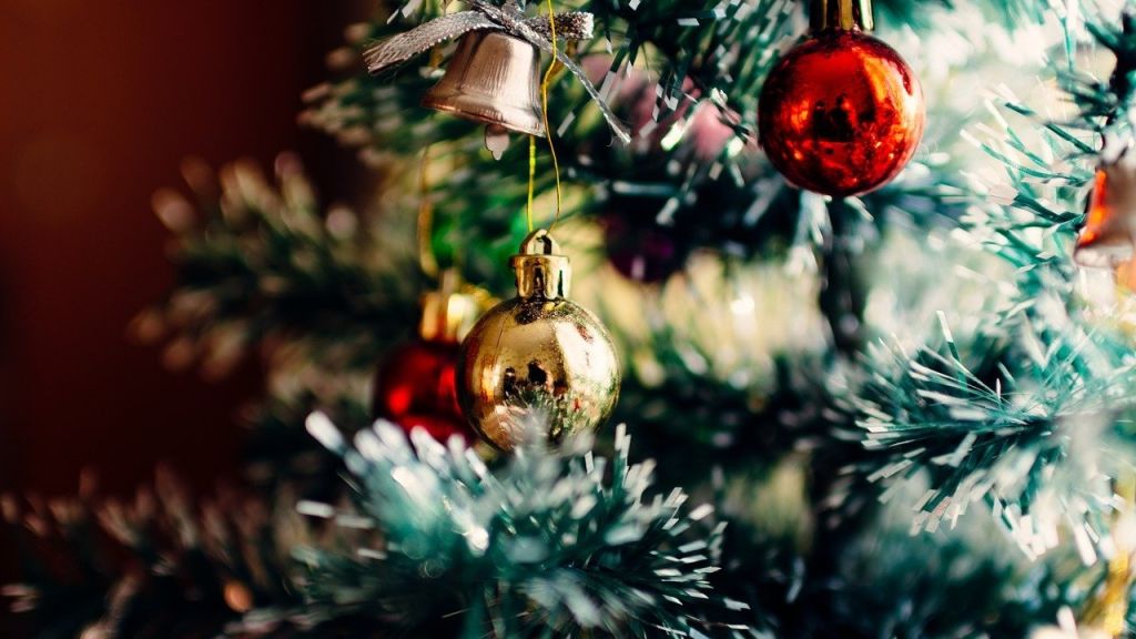 Pennsylvania man turns parent's garage into Christmas wonderland