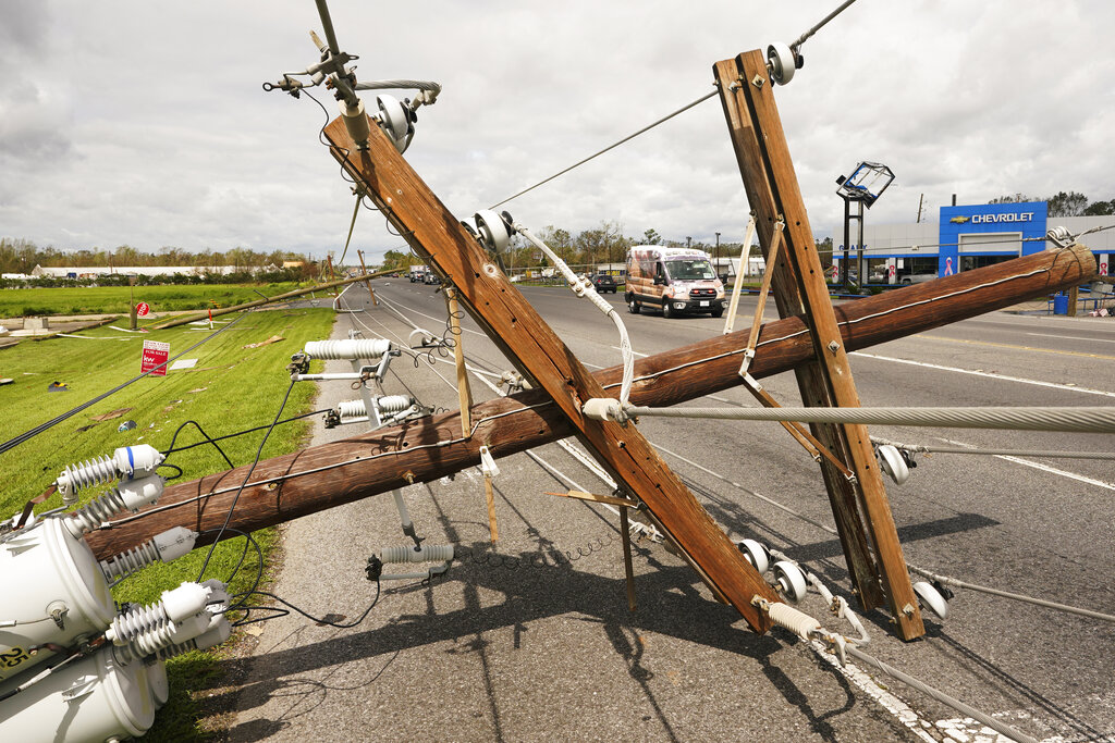 Ida damages buildings, floods roads on Gulf Coast
