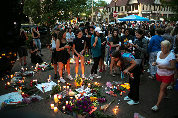 Photos: Highland Park parade shooting victims remembered at vigil