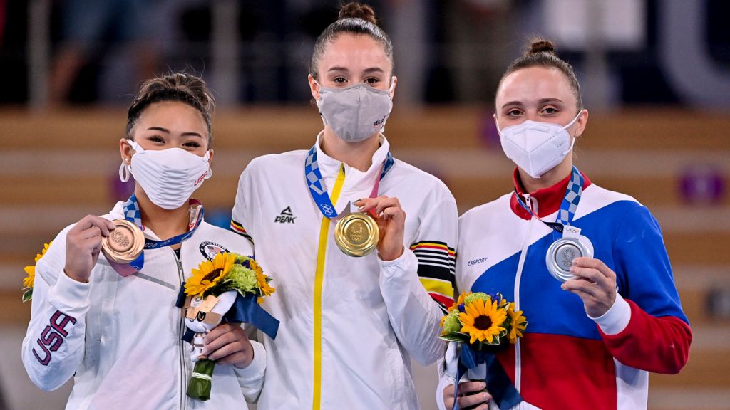 Photos: Sunisa Lee wins bronze in uneven bars final at Tokyo Olympics