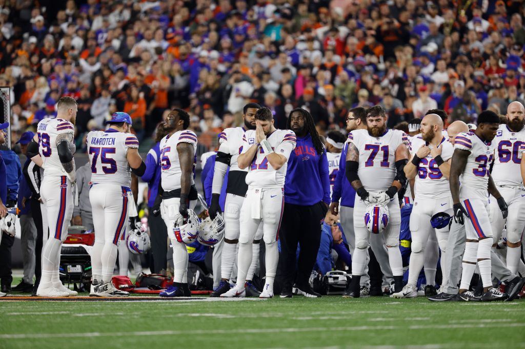 Buffalo Bills safety Damar Hamlin collapses, receives CPR on field