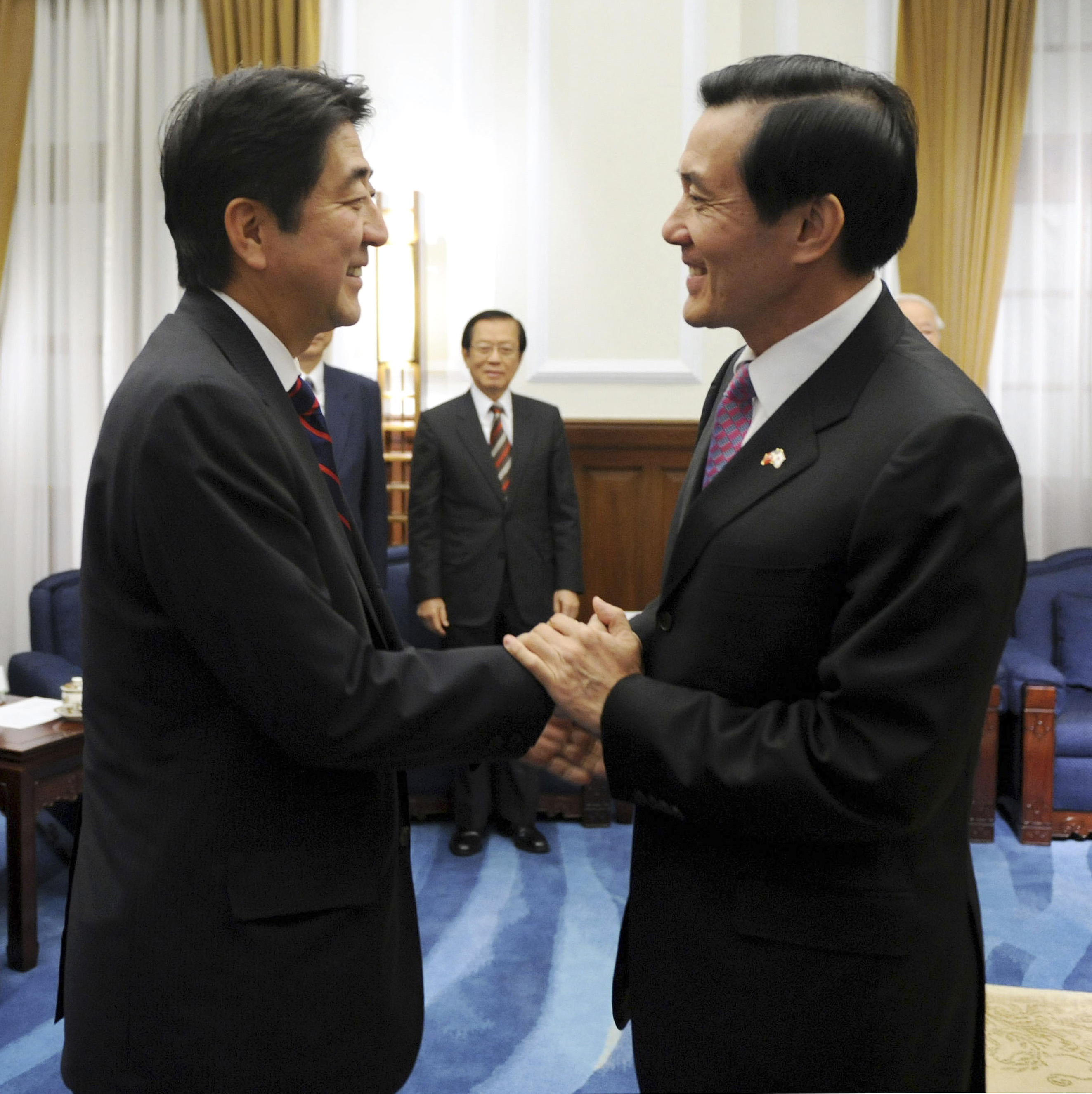 Photos: Shinzo Abe through the years
