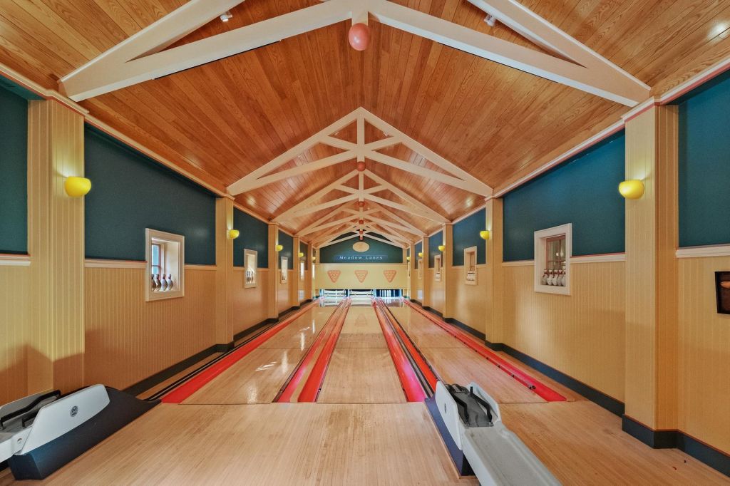Peek inside late Yankee Candle founder’s sprawling estate