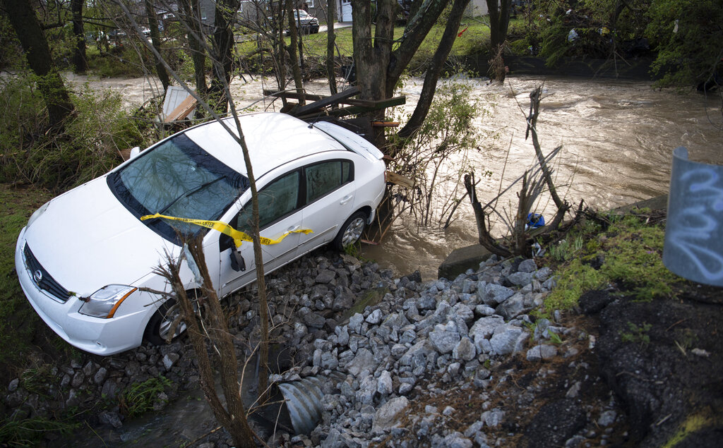 4 dead after record rains in Nashville cause flash flooding