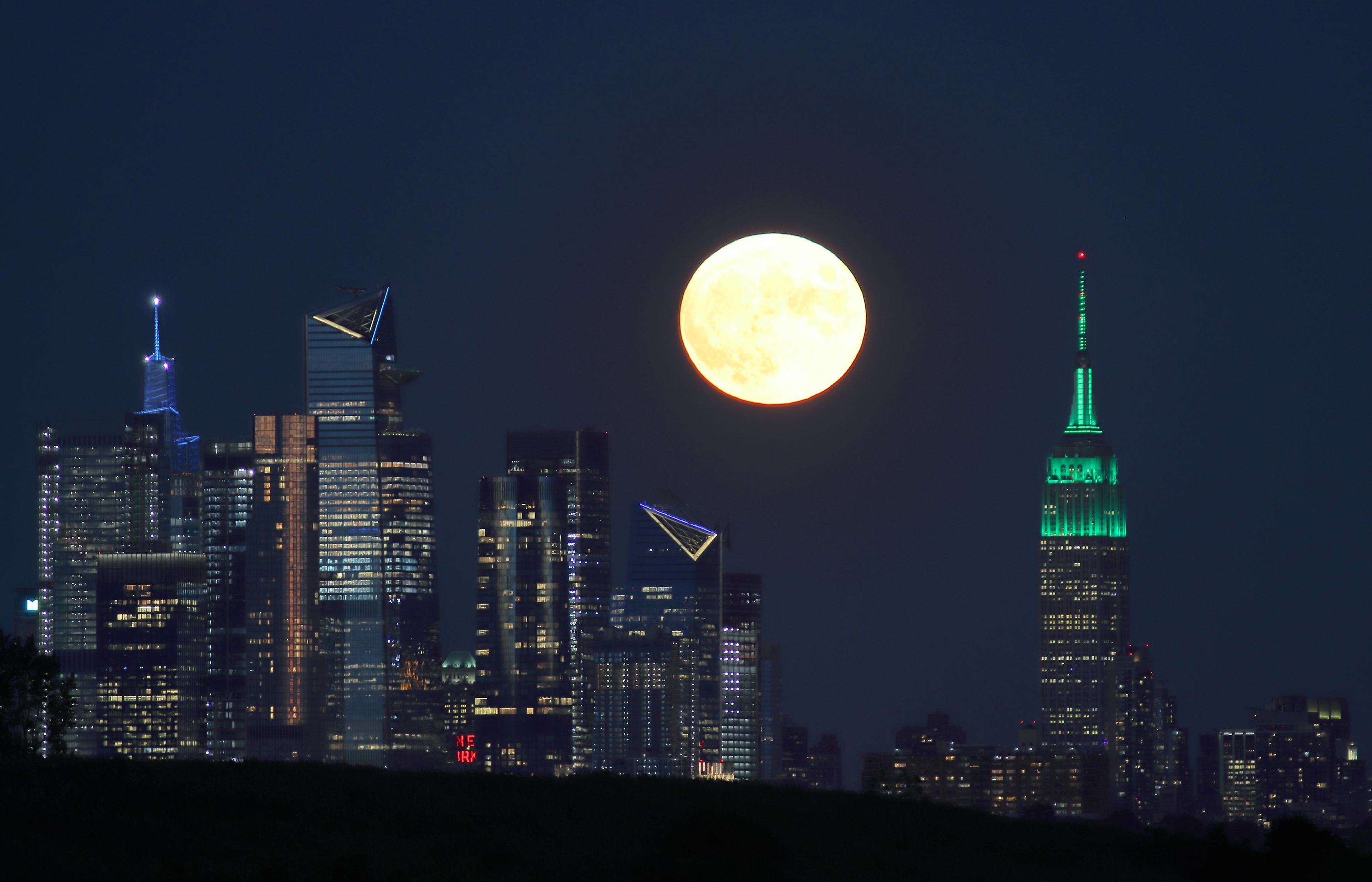 Photos: September 2021 Harvest Moon brightens the night sky
