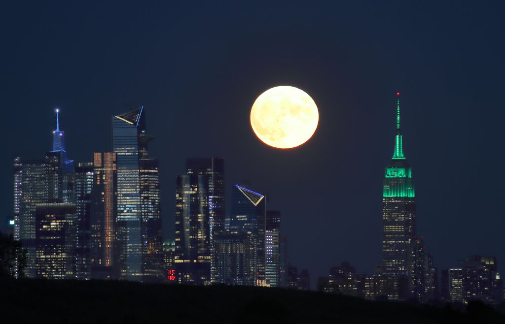 Photos: September 2021 Harvest Moon brightens the night sky
