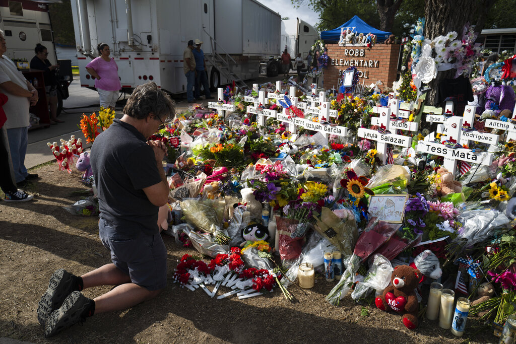 Respects paid to victims of Robb Elementary School shooting