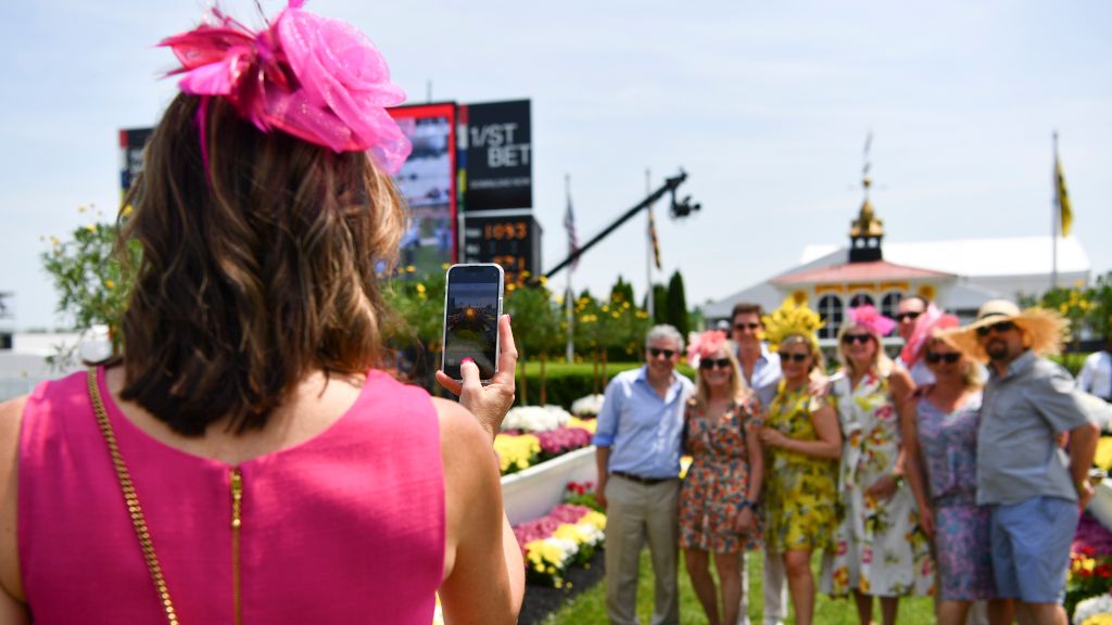 Preakness hats turn heads