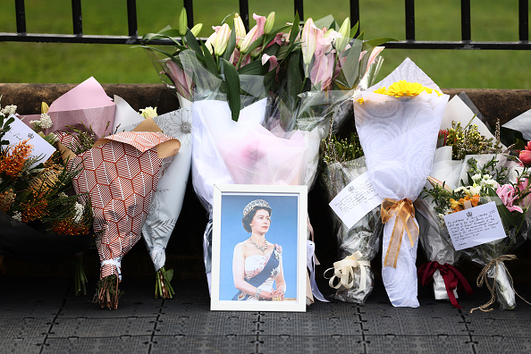 Photos: Queen Elizabeth II mourned around the world