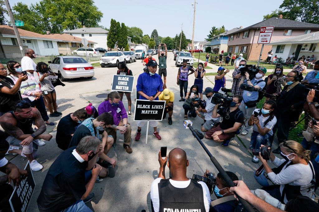 Portesters, police clash in Kenosha, Wisconsin