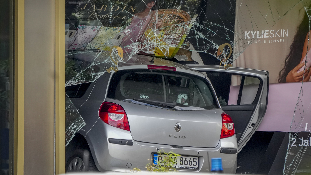 Photos: Car strikes pedestrians in Berlin shopping district