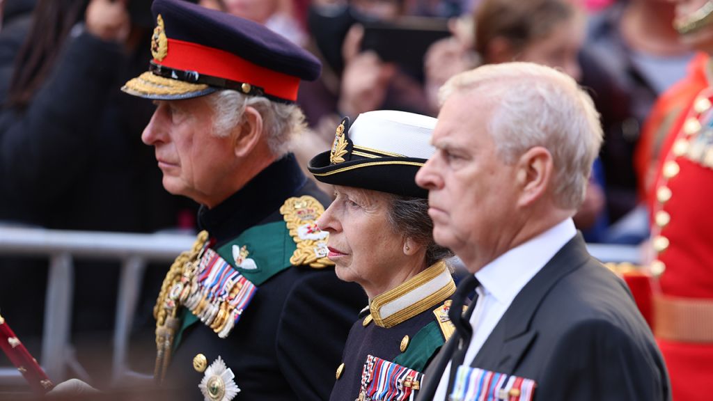 Crowds watch procession for Queen Elizabeth II's coffin in Scotland