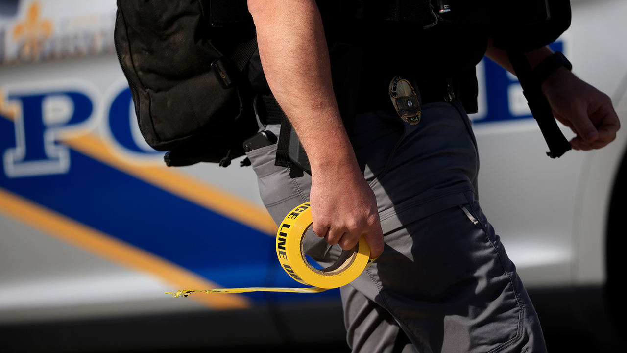 Several dead in shooting at Louisville bank