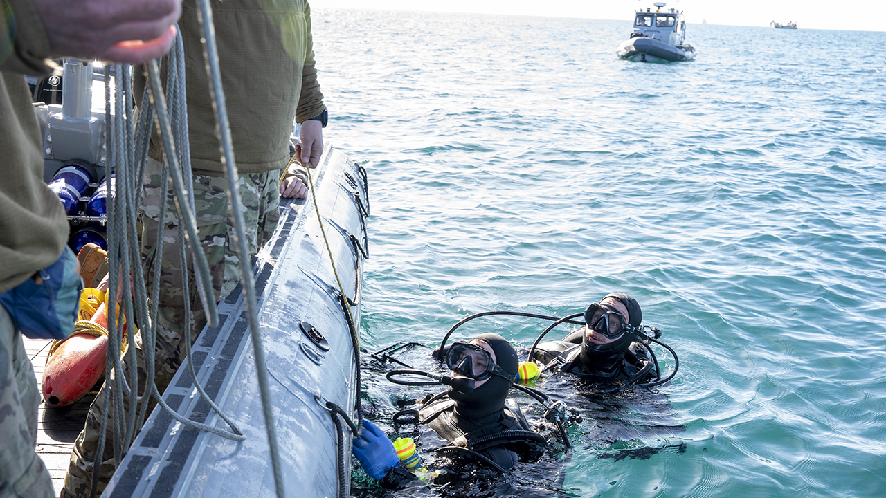 Navy recovers Chinese balloon debris off SC coast