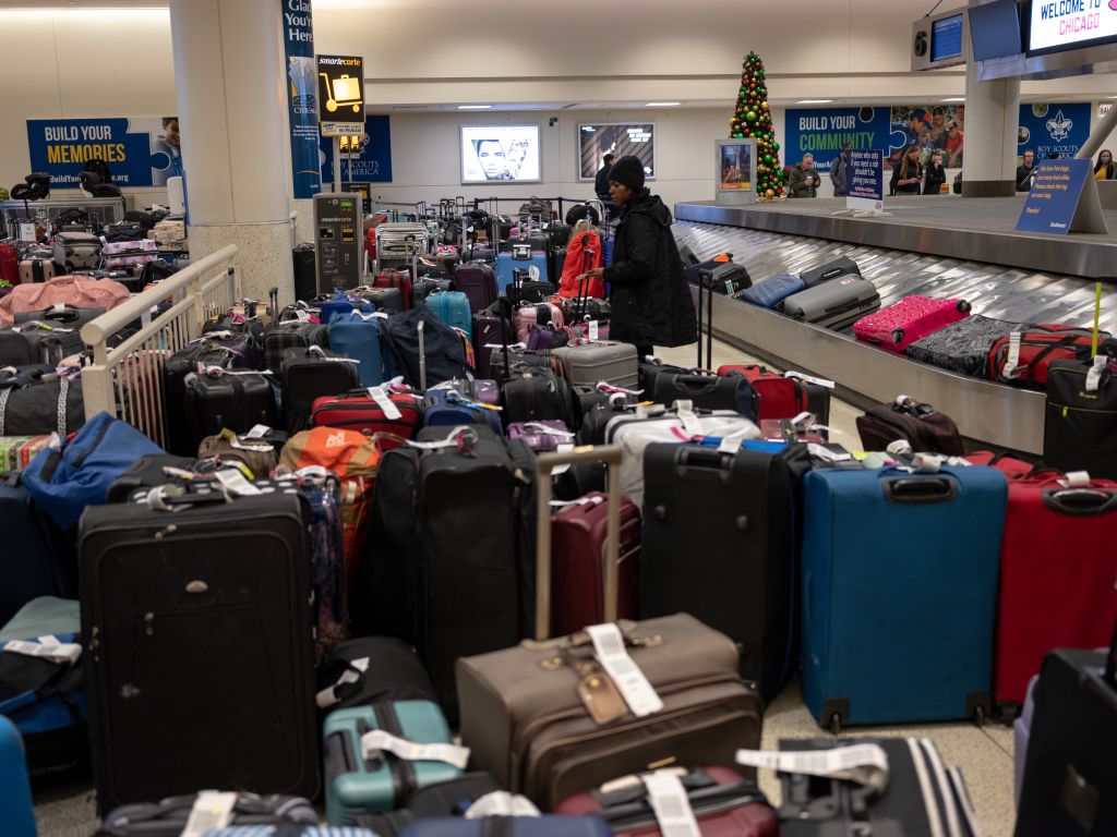 Passengers stranded, bags pile up as Southwest cancels flights