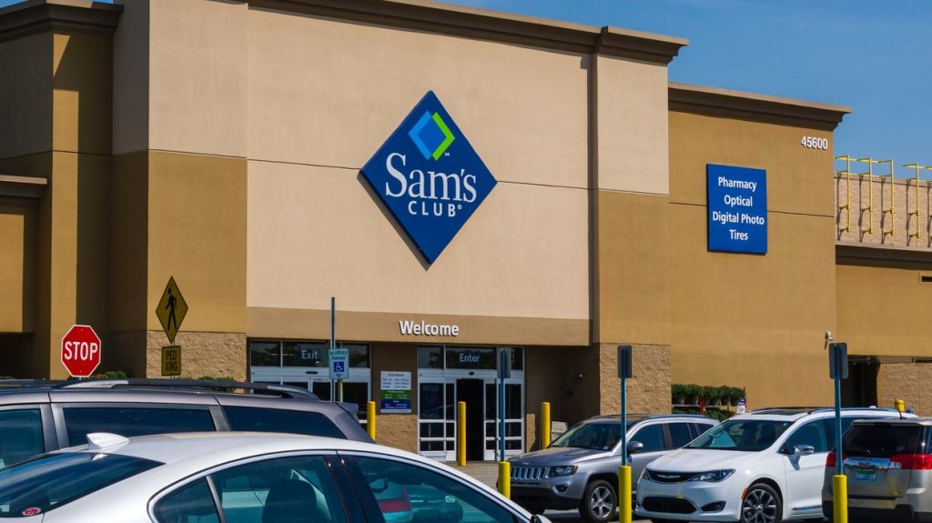 Florida woman crashes car, opens fire in Sam's Club