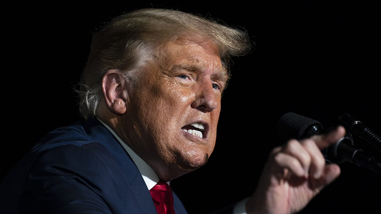 Trump asks Supreme Court to keep tax returns from NY prosecutors